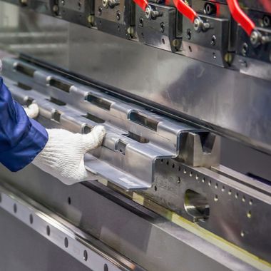 خمکاری استیل با دستگاه پرس برک CNC با تضمین بهترین کیفیت و قیمت روز بازار
